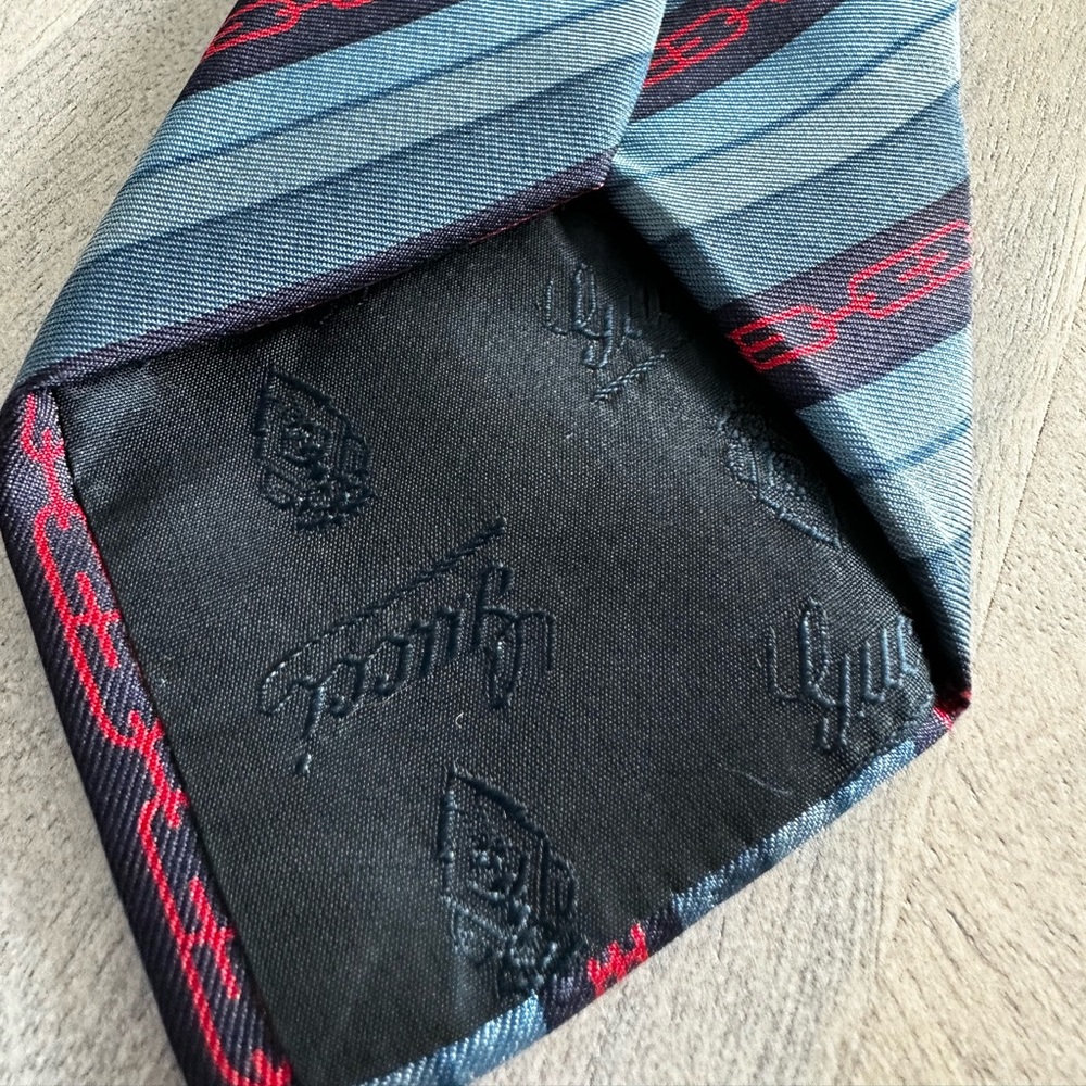 GUCCI Vintage Vtg Neck Tie 100% Silk Blue Red Interlocking Chain 58L 3W
